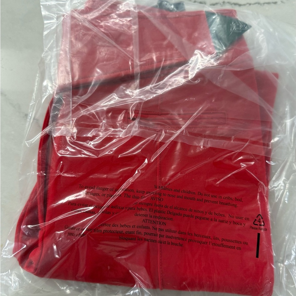 BURBERRY BRIGHT RED LEGGINGS WITH BLACK DETAILING CLOSURE & CUT OUT ZIPPERS - Picture 11 of 12